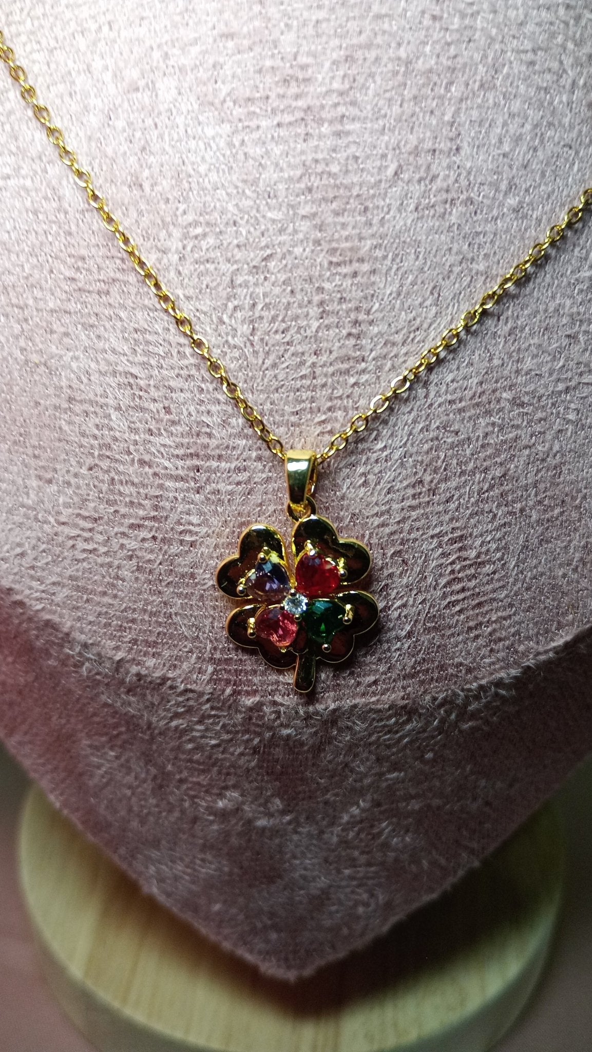 Collier Shanna