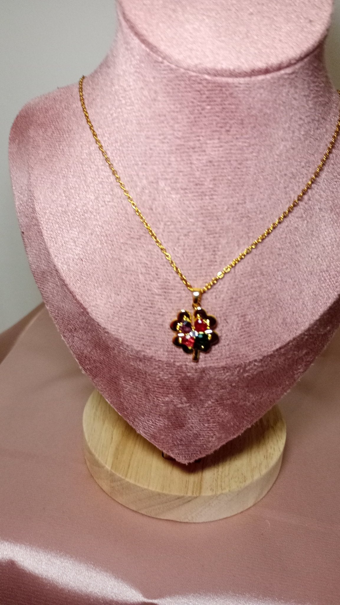 Collier Shanna